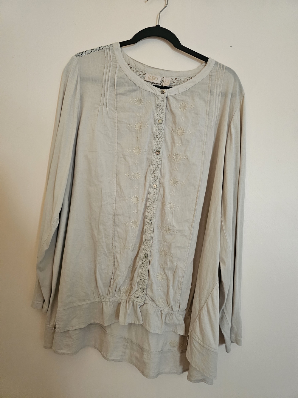 Lavish XL Light Gray Embroidered Button-Down Women’s Tunic Top